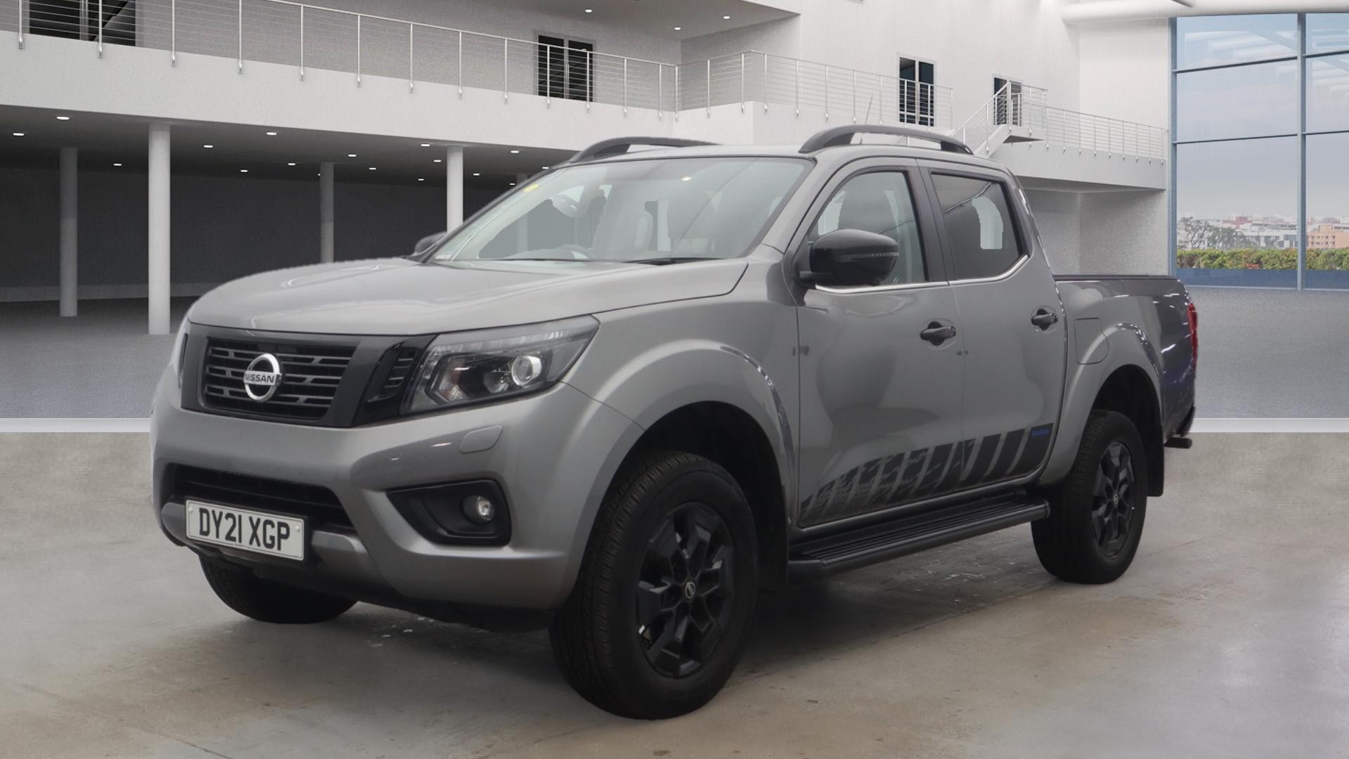 NISSAN Navara